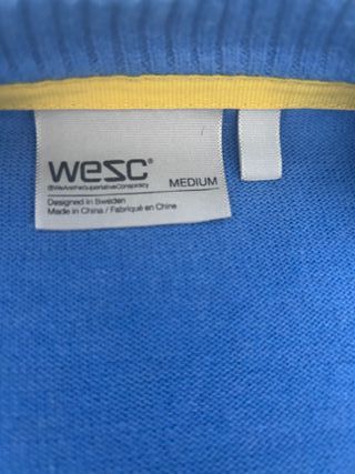 Rebeca azul Wesc hombre