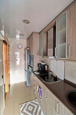 Piso en venta en Les Planes en Hospitalet de Llobregat, L´