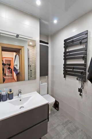 Piso en venta en Les Planes en Hospitalet de Llobregat, L´