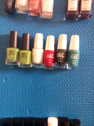 Lote de 15 esmaltes de uñas