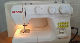 Macchina da cucire Necchi 214 Modella (Cons amano)