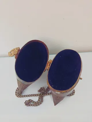 Bolso de latón vintage con cadena