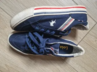 Zapatillas deportivas azul y blanco