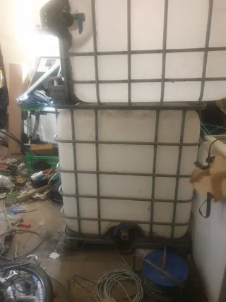 Depósitos de agua grandes de 1000 litros