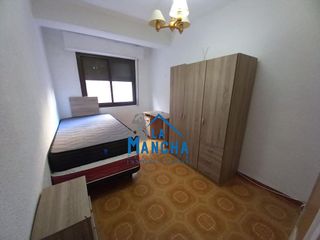 Piso en venta en Franciscanos en Albacete