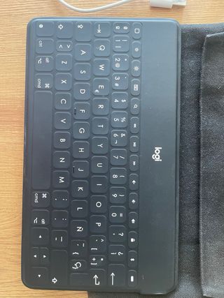 Teclado inalámbrico Logitech con funda