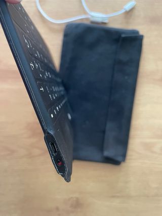 Teclado inalámbrico Logitech con funda