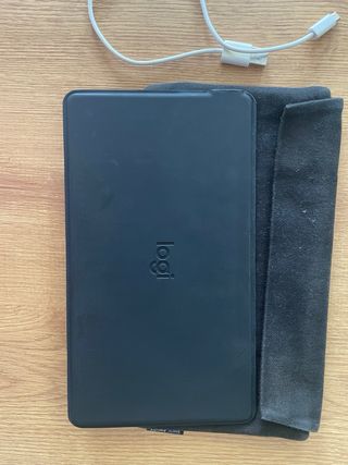 Teclado inalámbrico Logitech con funda