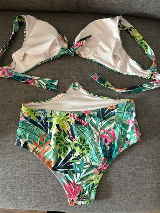 Bañador dos piezas tropical Corte Inglés