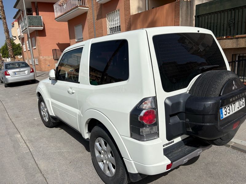 Mitsubishi Montero 2015 - foto 1