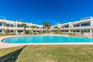 Casa adosada en venta en  El Acequión - Los Naúfragos en Torrevieja
