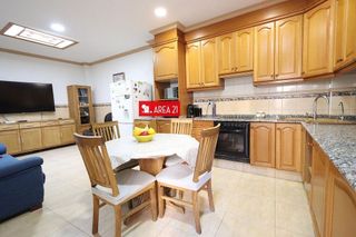 Chalet en venta en Núcleo Urbano en Pobla de Vallbona (la)