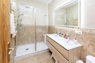 Casa adosada en venta en Láchar