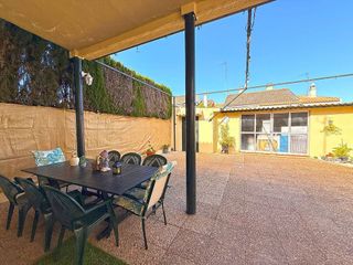 Casa pareada en venta en Aljamar en Tomares