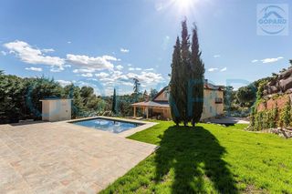 Chalet en venta en Cerro de Alarcón - Puente La Sierra - Mirador del Romero en Valdemorillo