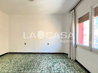 Piso en venta en Artigas - Llefià en Badalona