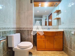 Piso en venta en El Castell-Poble Vell en Castelldefels