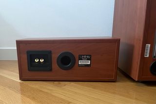 Altavoces Infinity Beta HCS 5.1 con peanas