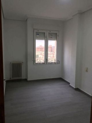 Piso en venta en Hospital - Parque sur en Albacete