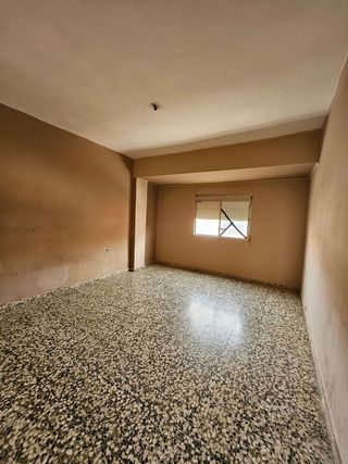 Piso en venta en Linares