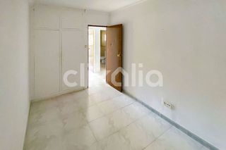 Piso en venta en La Granja-La Colina-Los Pastores en Algeciras