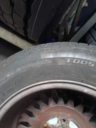 4 Bridgestone 195/65/15 con llantas