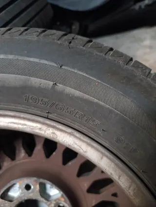 4 Bridgestone 195/65/15 con llantas