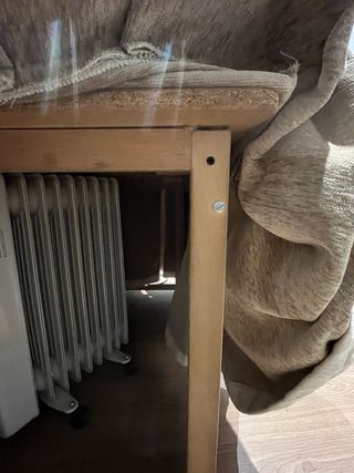 Mesa camilla con cristal y tela beige y otra gris