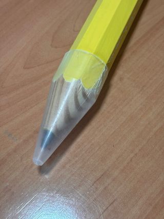 Lápiz gigante de madera