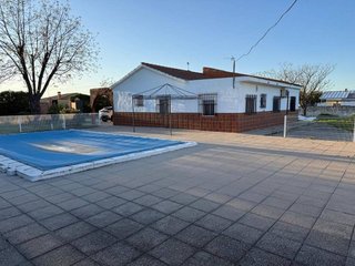 Casa en venta en Carmona