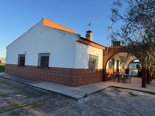 Casa en venta en Carmona