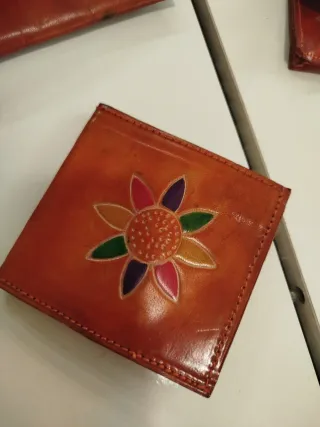 Set portafogli in pelle con fiore