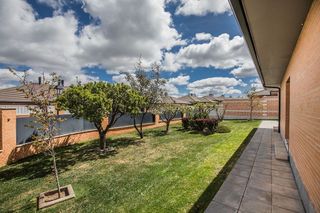 Chalet en venta en Polígono - Carrefour en Ávila