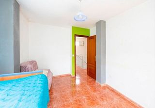 Casa adosada en venta en Crta. De la Sierra en Granada