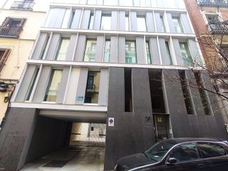 Garaje en alquiler en Cortes - Huertas en Madrid