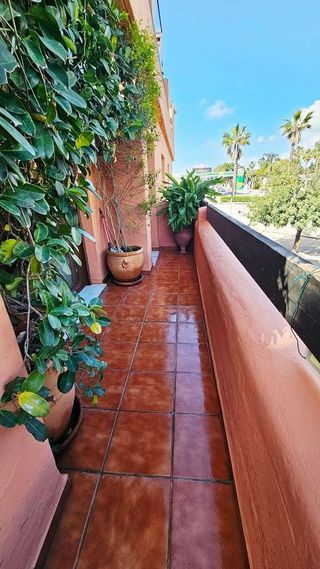 Piso en venta en El Padrón - El Velerín - Voladilla en Estepona