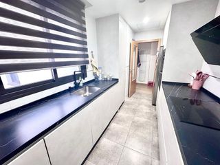 Piso en venta en Poniente-Norte - Miralbaida - Parque Azahara en Córdoba