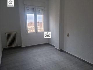 Piso en venta en Hospital - Parque sur en Albacete