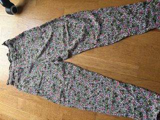 Pantalón flores United colors of Benetton Talla 9