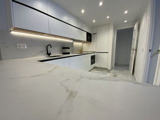 Piso en venta en Playa Bajadilla - Puertos en Marbella