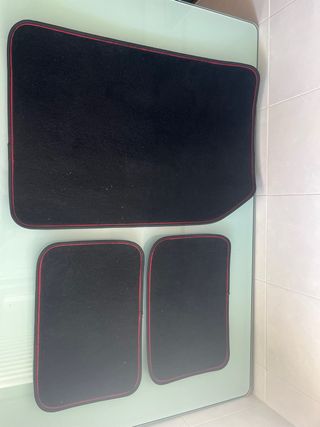 Alfombrillas Coche Universales con Costuras Rojas