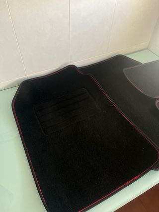 Alfombrillas Coche Universales con Costuras Rojas