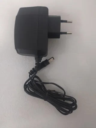 Alimentatore AC 100-240V 12V 1.5A
