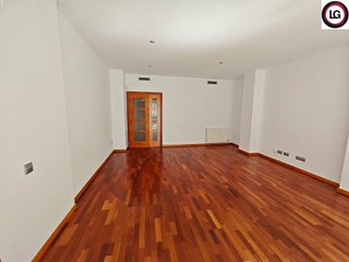 Dúplex en venta en Joc de la Bola - Camps d'Esports - Ciutat Jardí - Montcada en Lleida