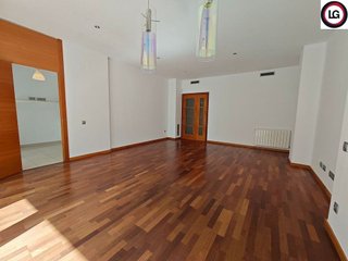 Dúplex en venta en Joc de la Bola - Camps d'Esports - Ciutat Jardí - Montcada en Lleida