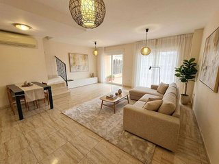 Casa adosada en venta en Zona Urbanizaciones en Alzira