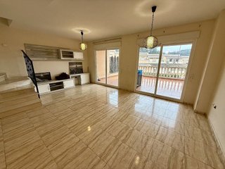 Casa adosada en venta en Zona Urbanizaciones en Alzira