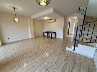Casa adosada en venta en Zona Urbanizaciones en Alzira