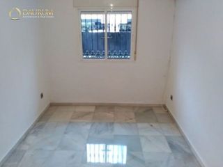 Casa adosada en venta en Colores - Entreparques en Sevilla