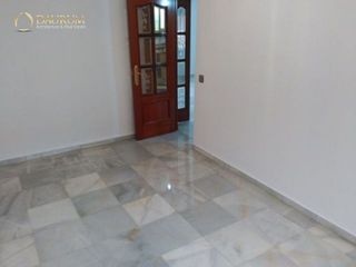 Casa adosada en venta en Colores - Entreparques en Sevilla